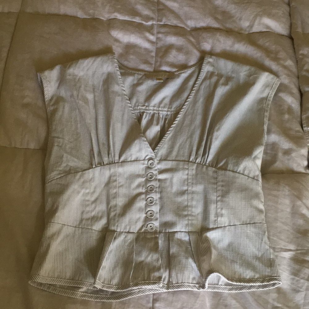 sleeveless top